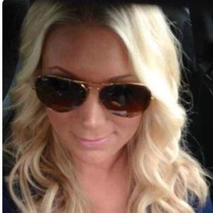 Meet your Posher, Renee